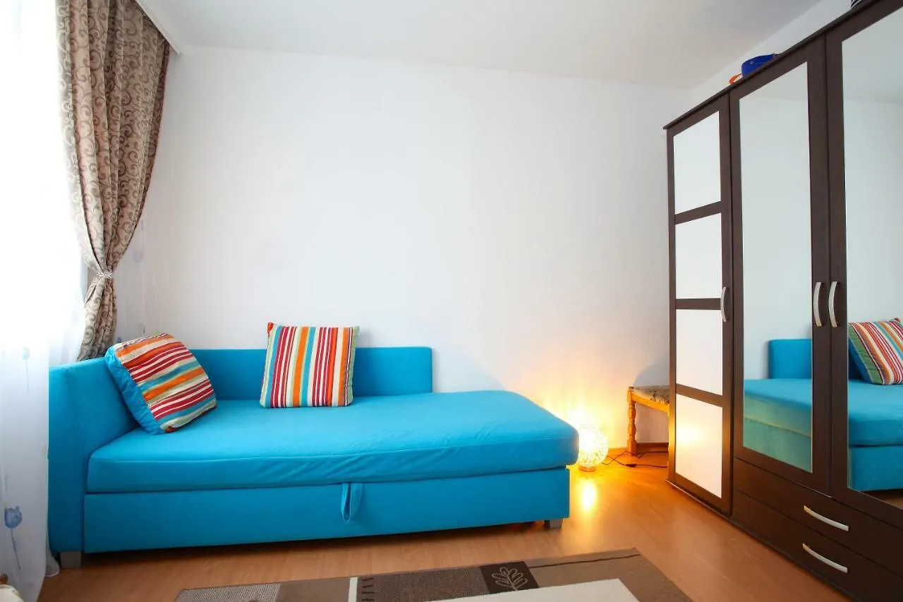 Homely Apartments Near Exhibition Center Hannover 0*,  Germania