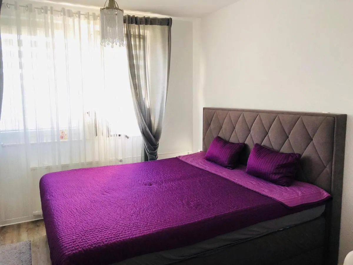 Homely Apartments Near Exhibition Center ile iletişim